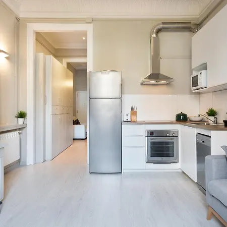 Suites4days Ali Bei شقة برشلونة